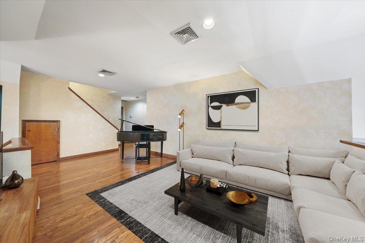 1 Lookout Road, Tuxedo Park, NY 10987