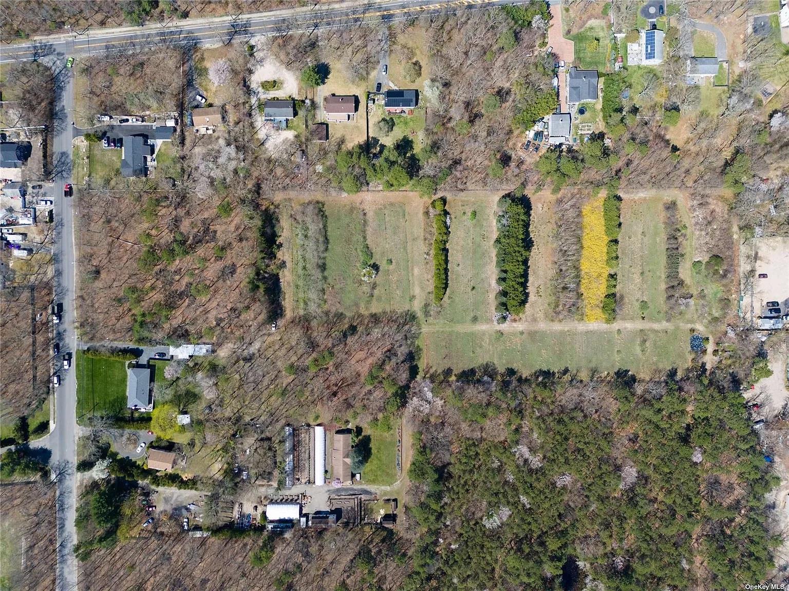 Cedarhurst Ave, Medford, NY 11763