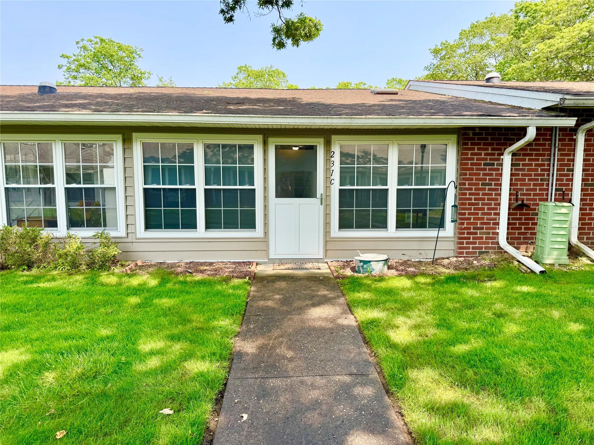 231 Blackpool Court, Ridge, NY 11961