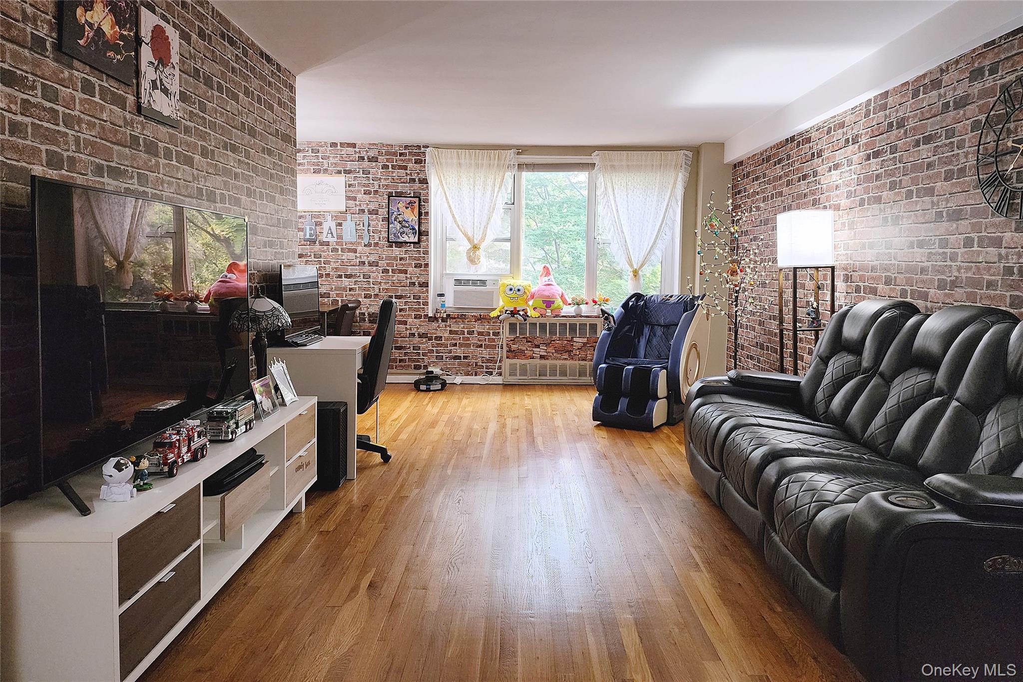 209-20 18th Ave # 5E, Bayside, NY 11360