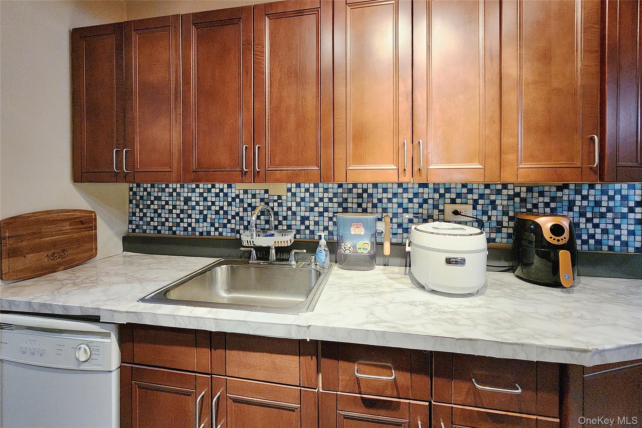 209-20 18th Ave # 5E, Bayside, NY 11360