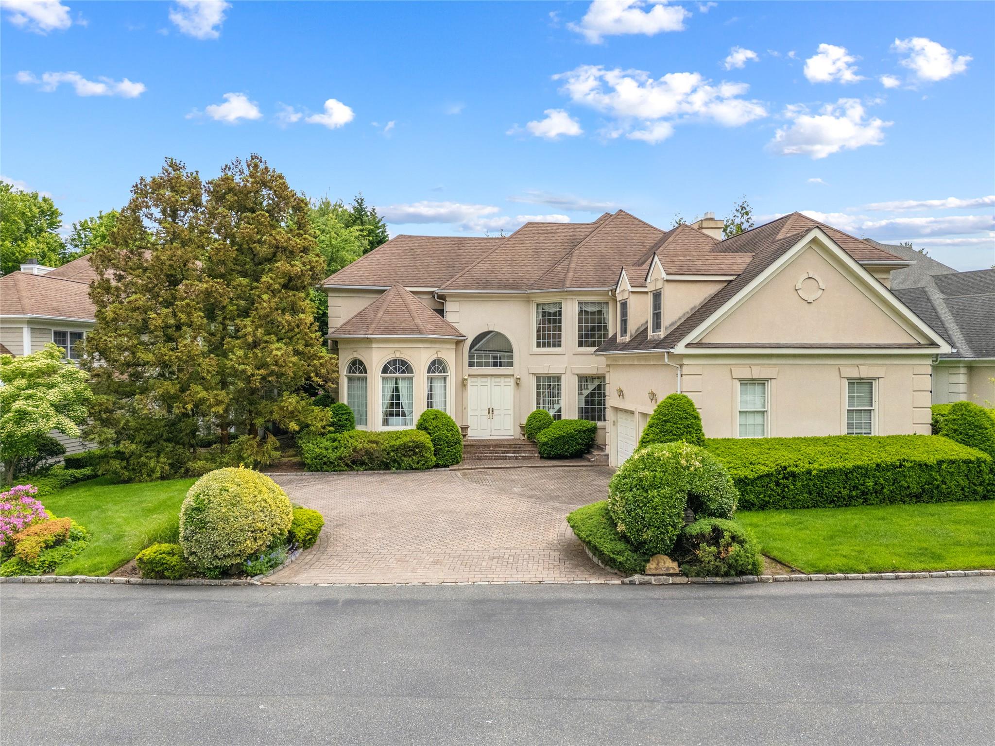 45 Stone Hill Drive S, Manhasset, NY 11030