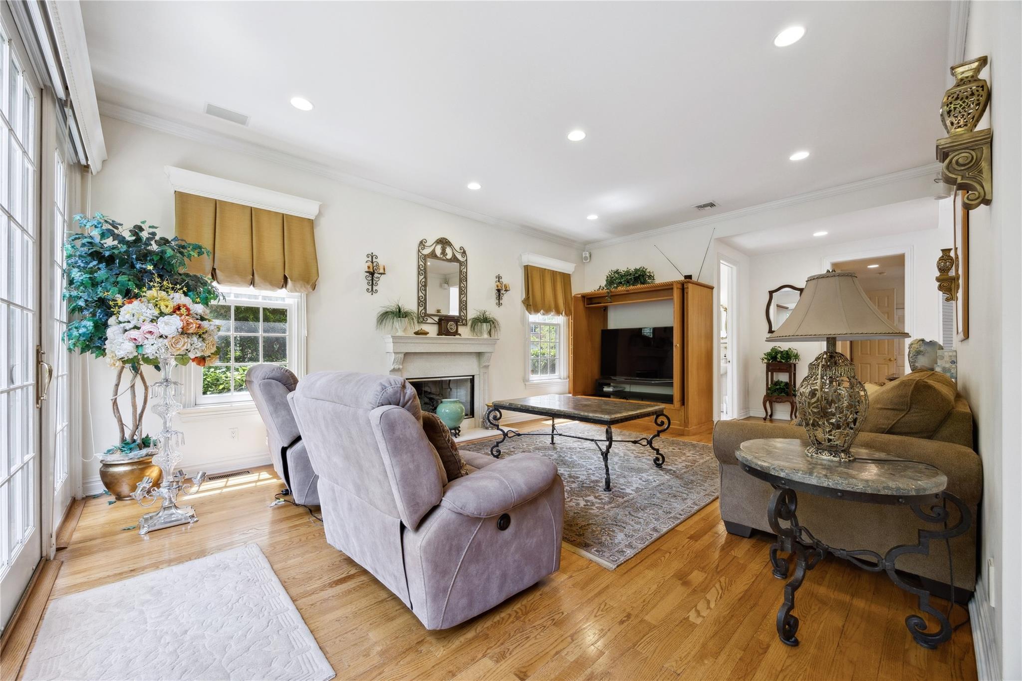 45 Stone Hill Drive S, Manhasset, NY 11030