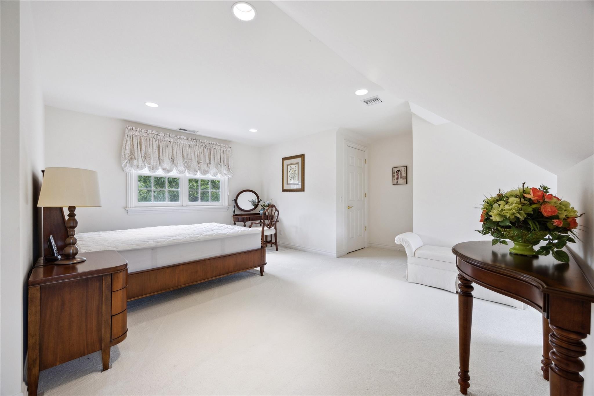 45 Stone Hill Drive S, Manhasset, NY 11030