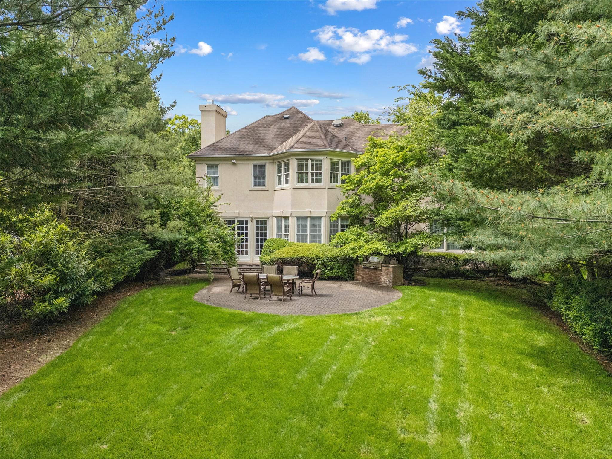 45 Stone Hill Drive S, Manhasset, NY 11030