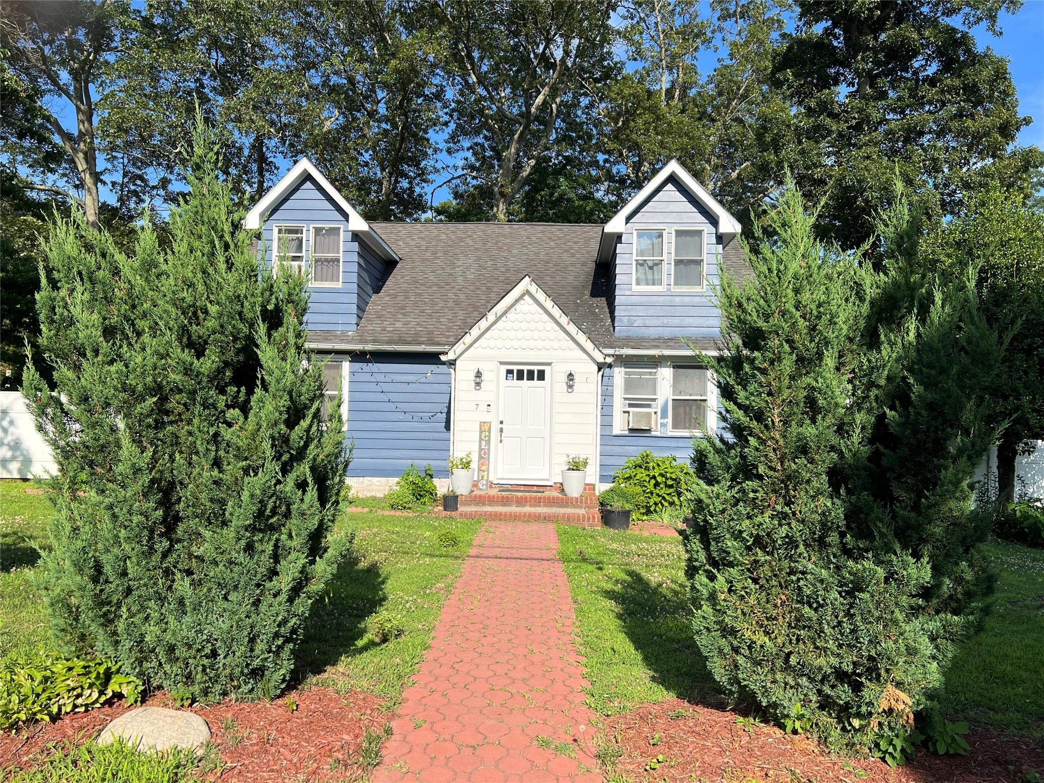 7 Hazel Street, Rocky Point, NY 11778