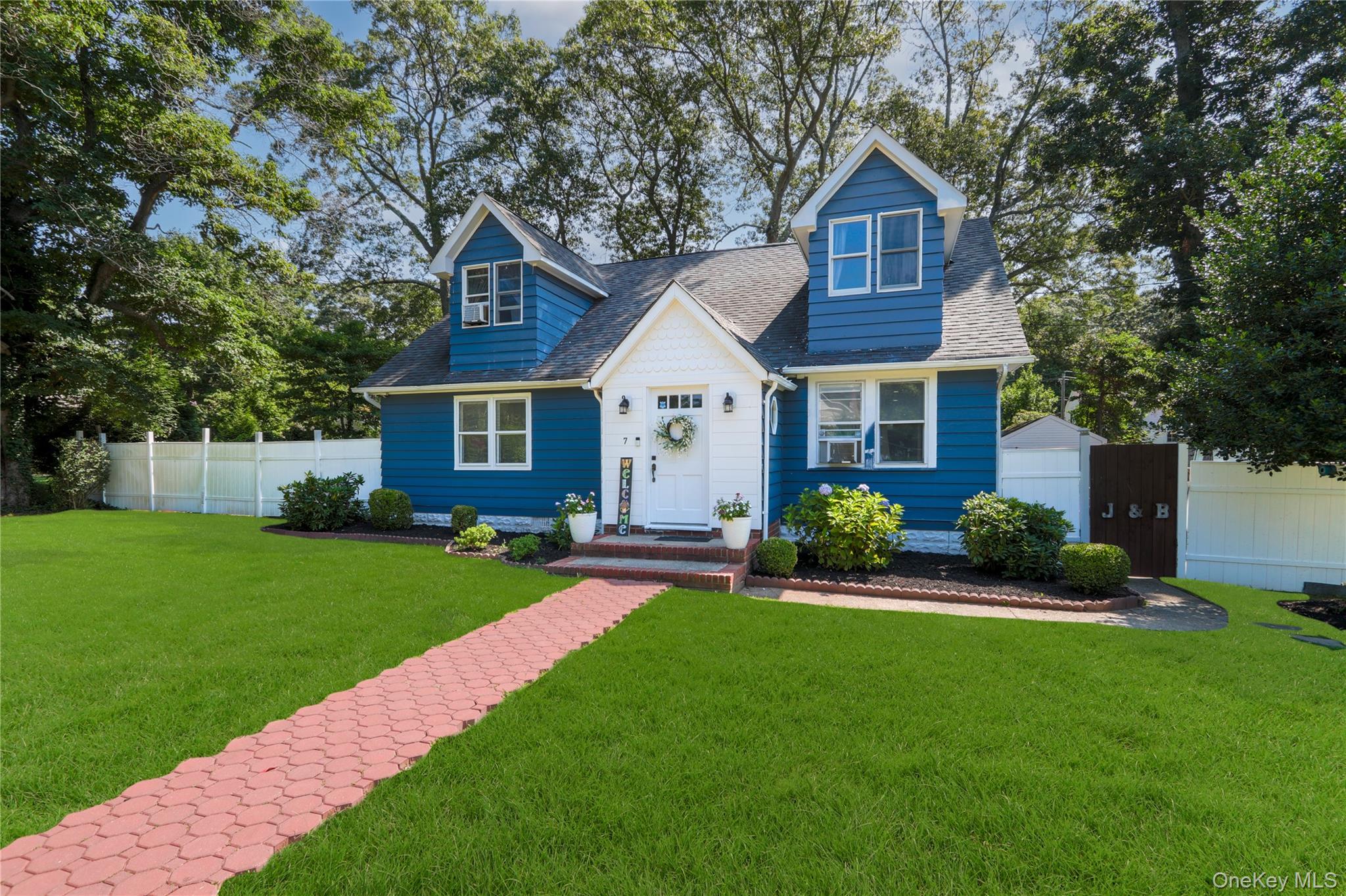 7 Hazel Street, Rocky Point, NY 11778