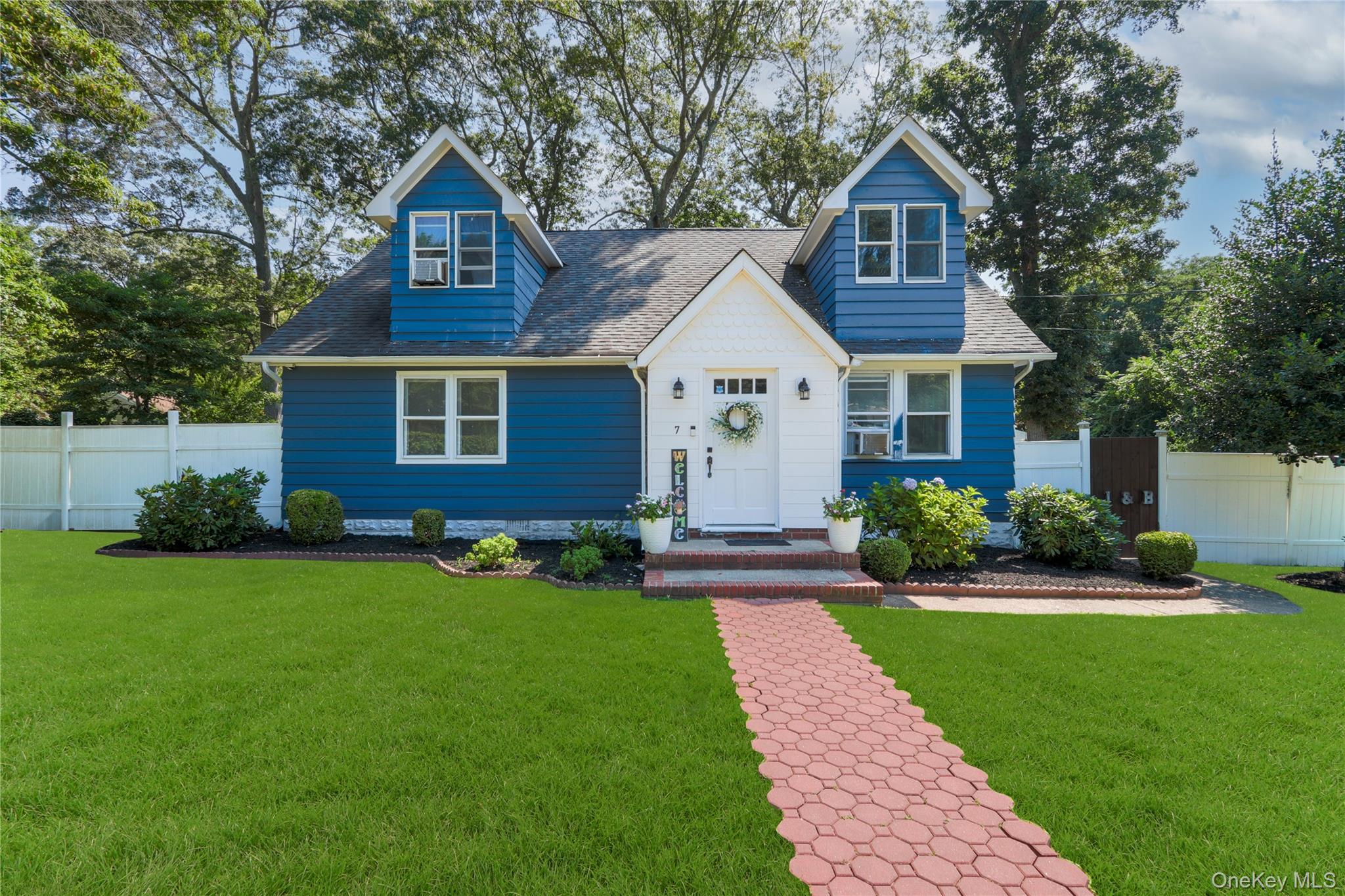 7 Hazel Street, Rocky Point, NY 11778