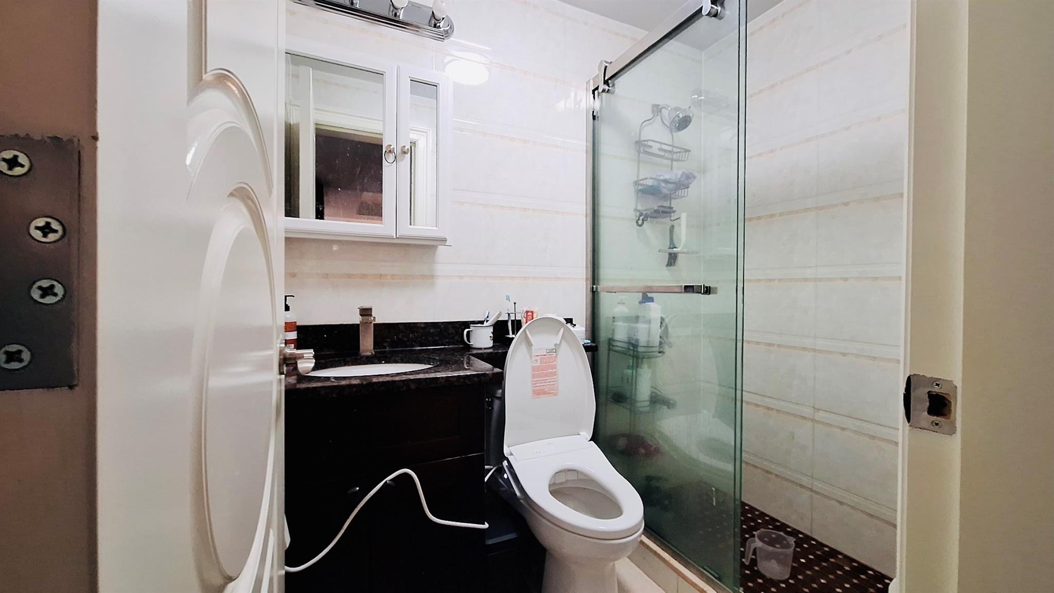 32-37 214 Streets, Bayside, NY 11361