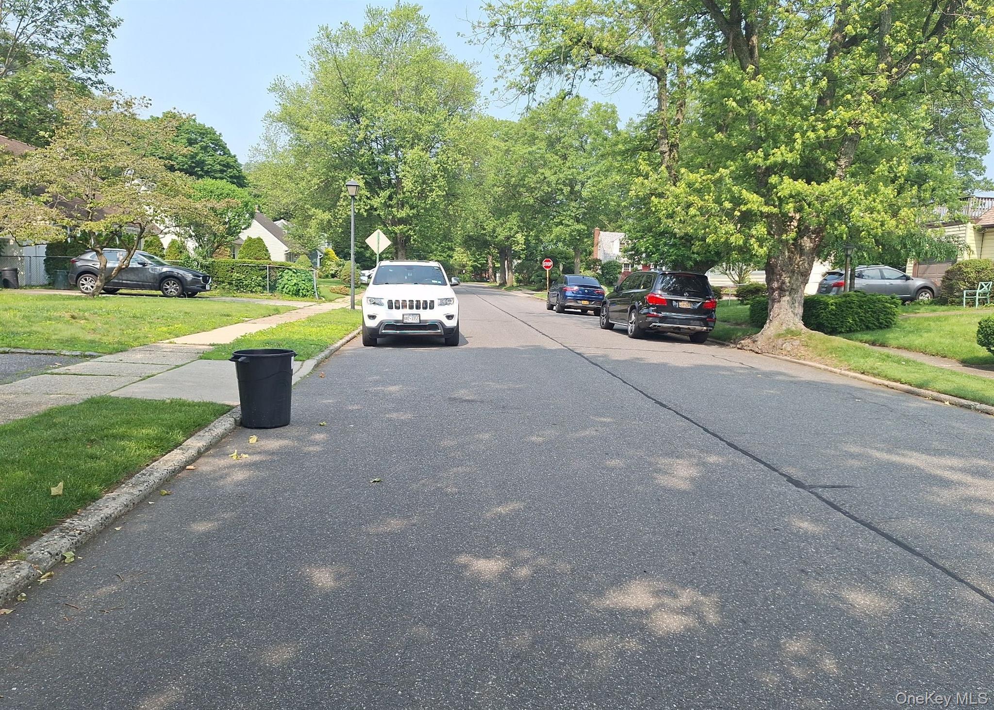 11 Parkwood Road, Westbury, NY 11590