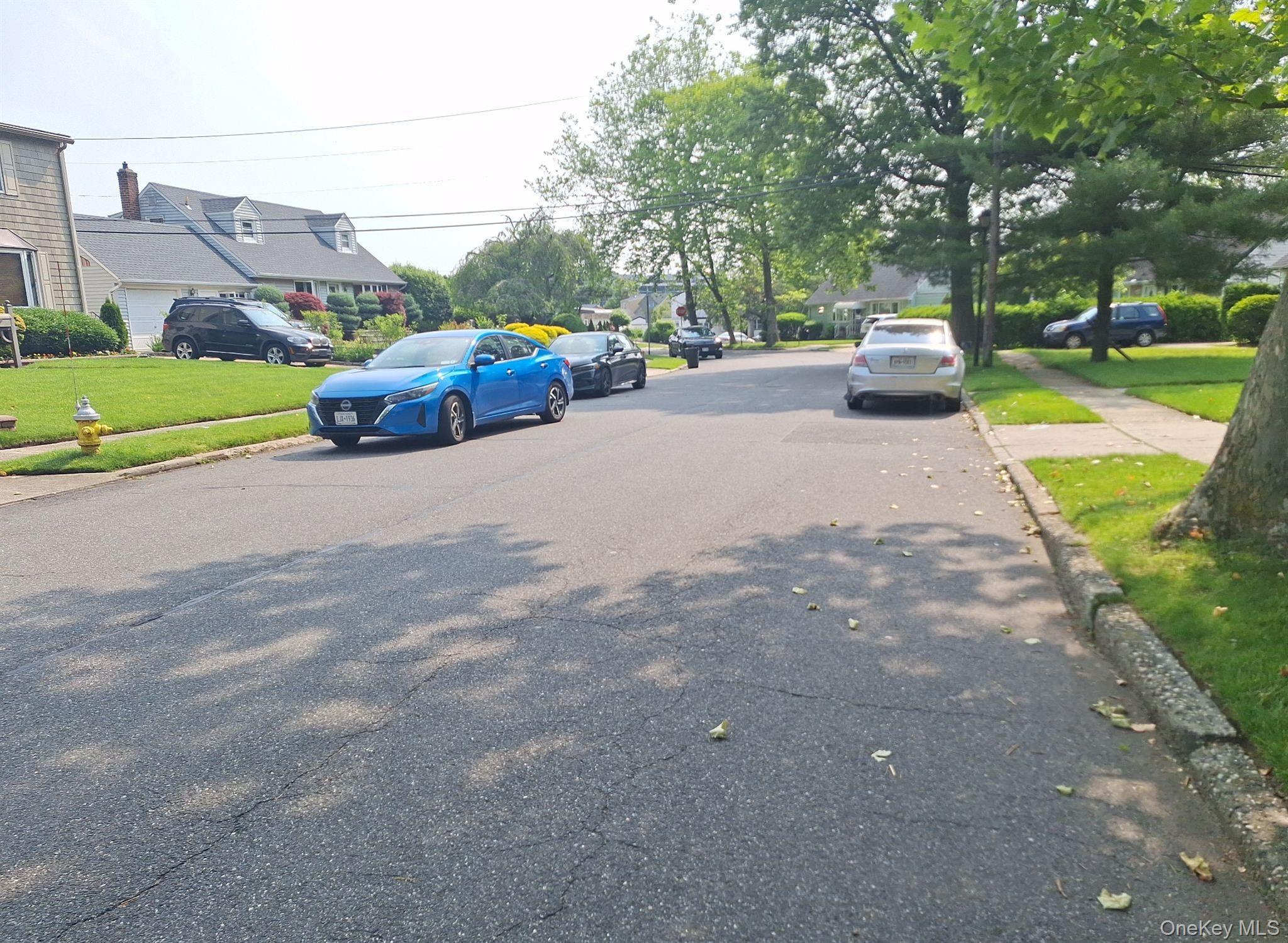 11 Parkwood Road, Westbury, NY 11590