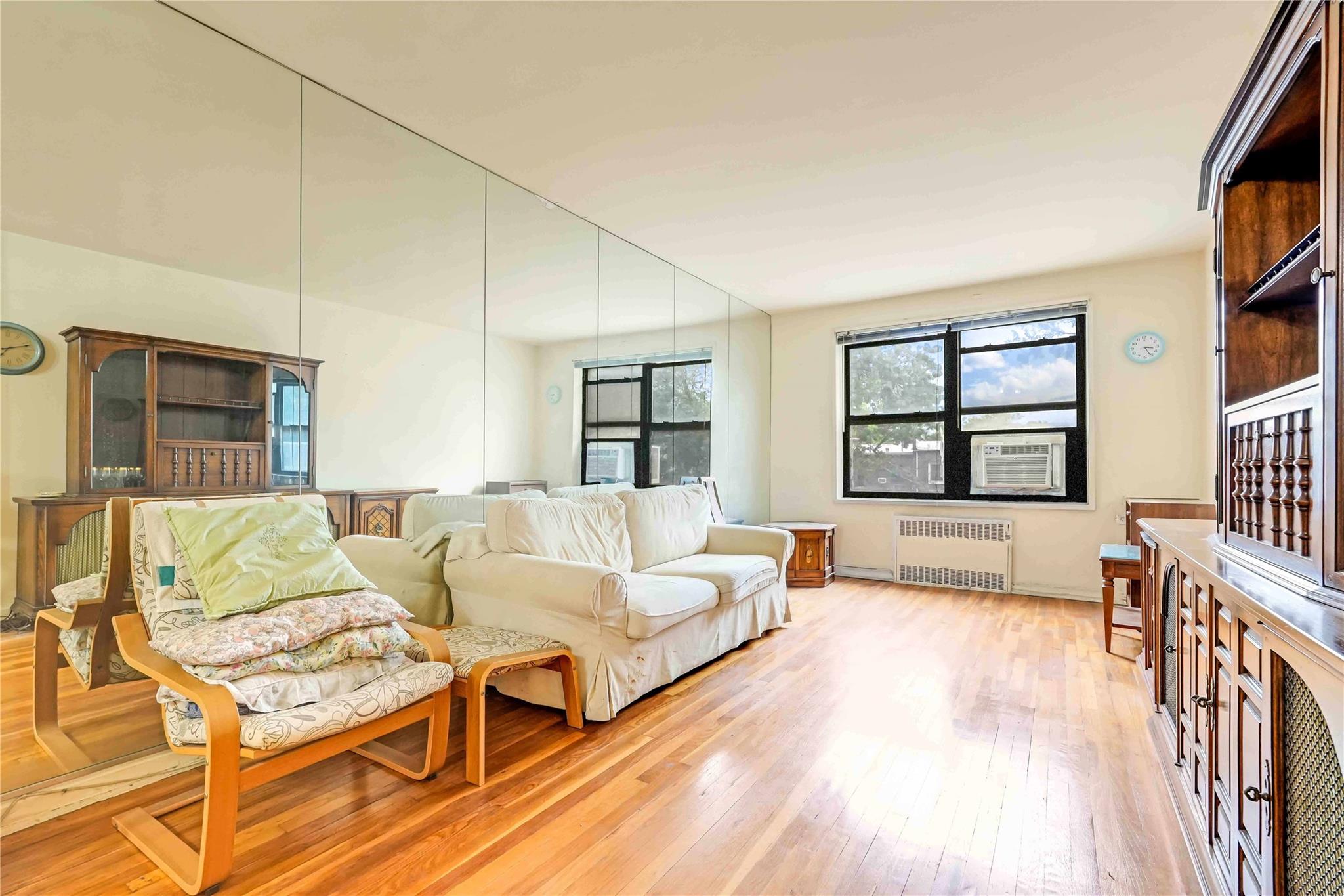 25-11 Union Street # 2G, Flushing, NY 11354