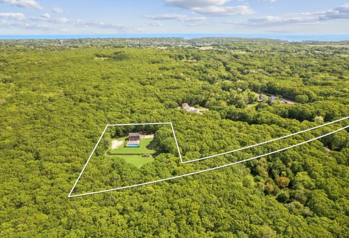 484 NORTH MAGEE Street, Southampton, NY 11968