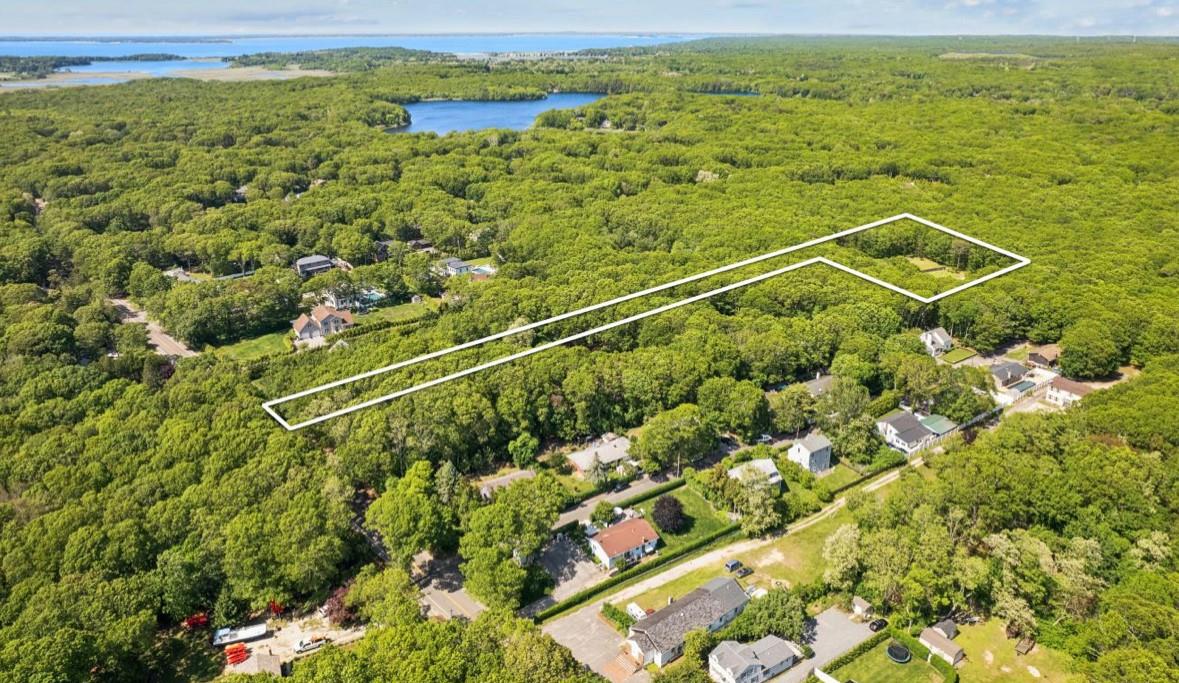 484 NORTH MAGEE Street, Southampton, NY 11968