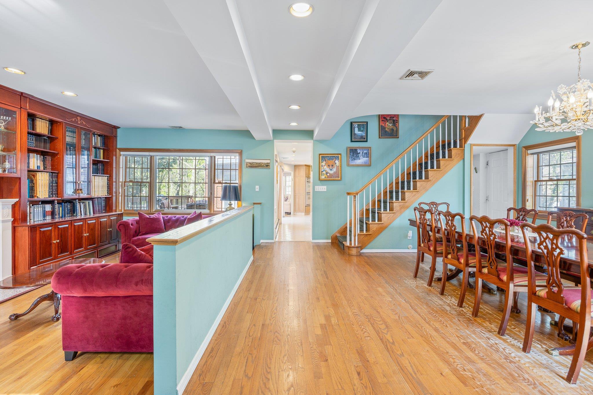 8649 Dunton Street, Holliswood, NY 11423