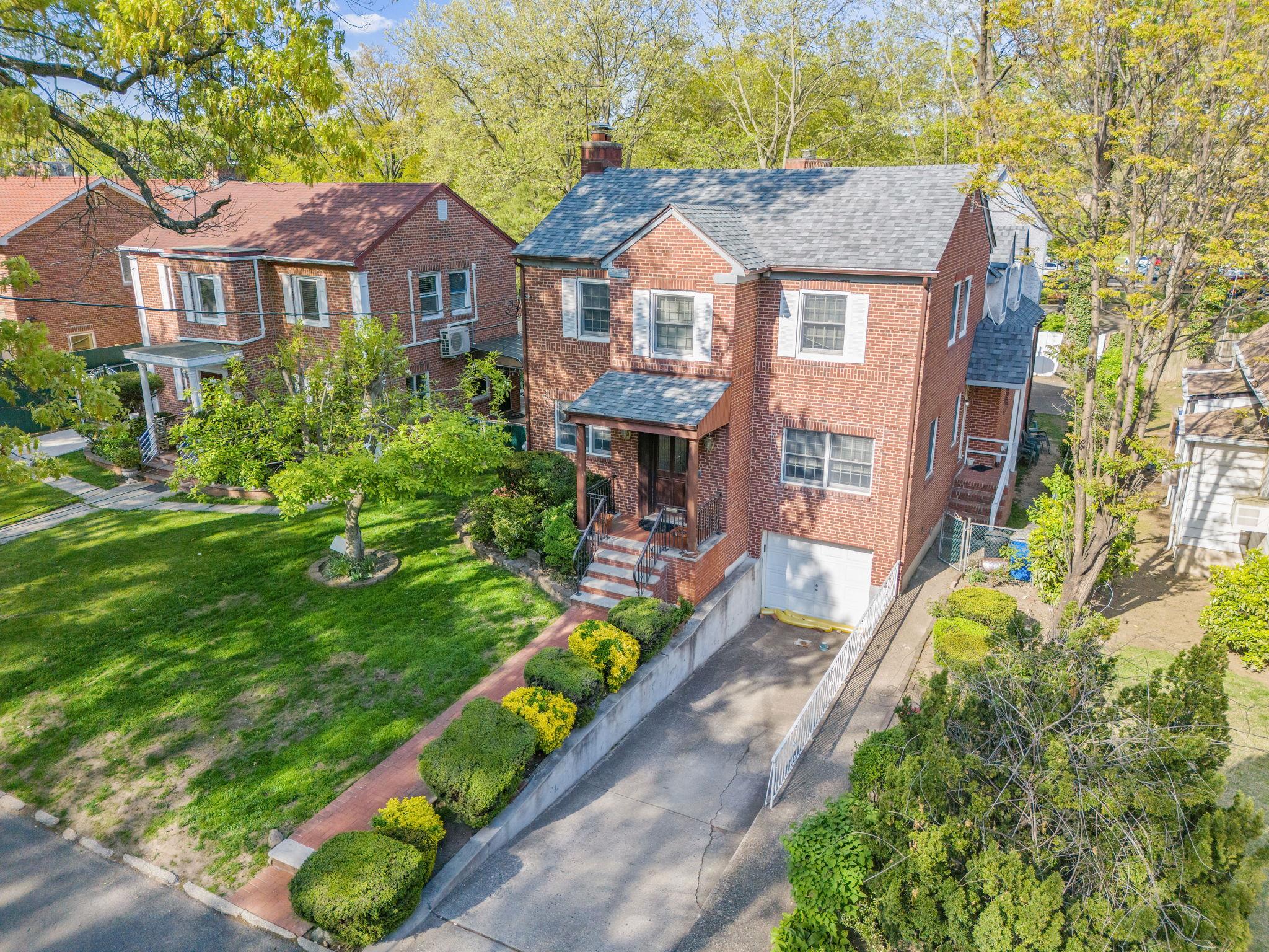 8649 Dunton Street, Holliswood, NY 11423