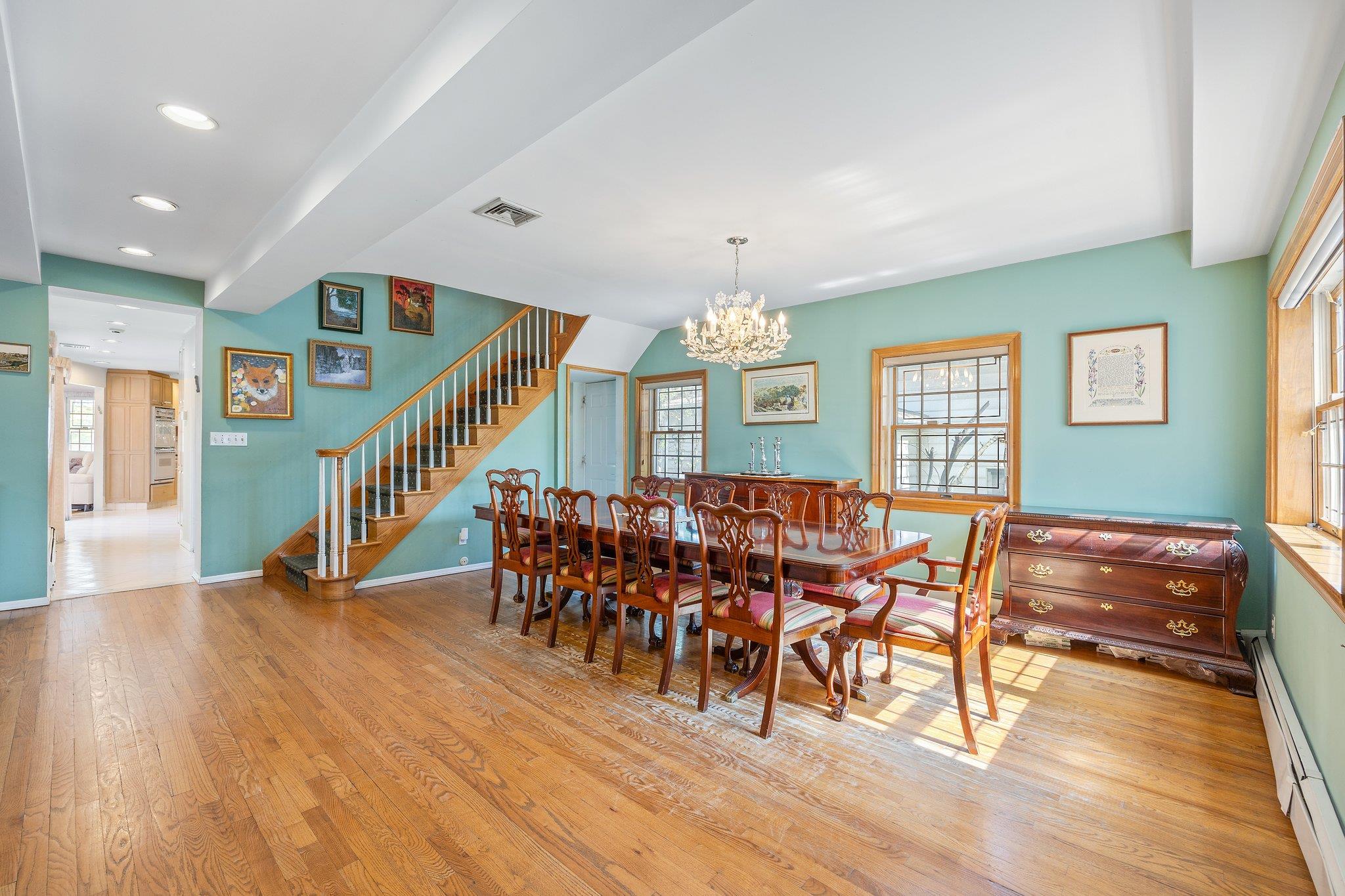 8649 Dunton Street, Holliswood, NY 11423