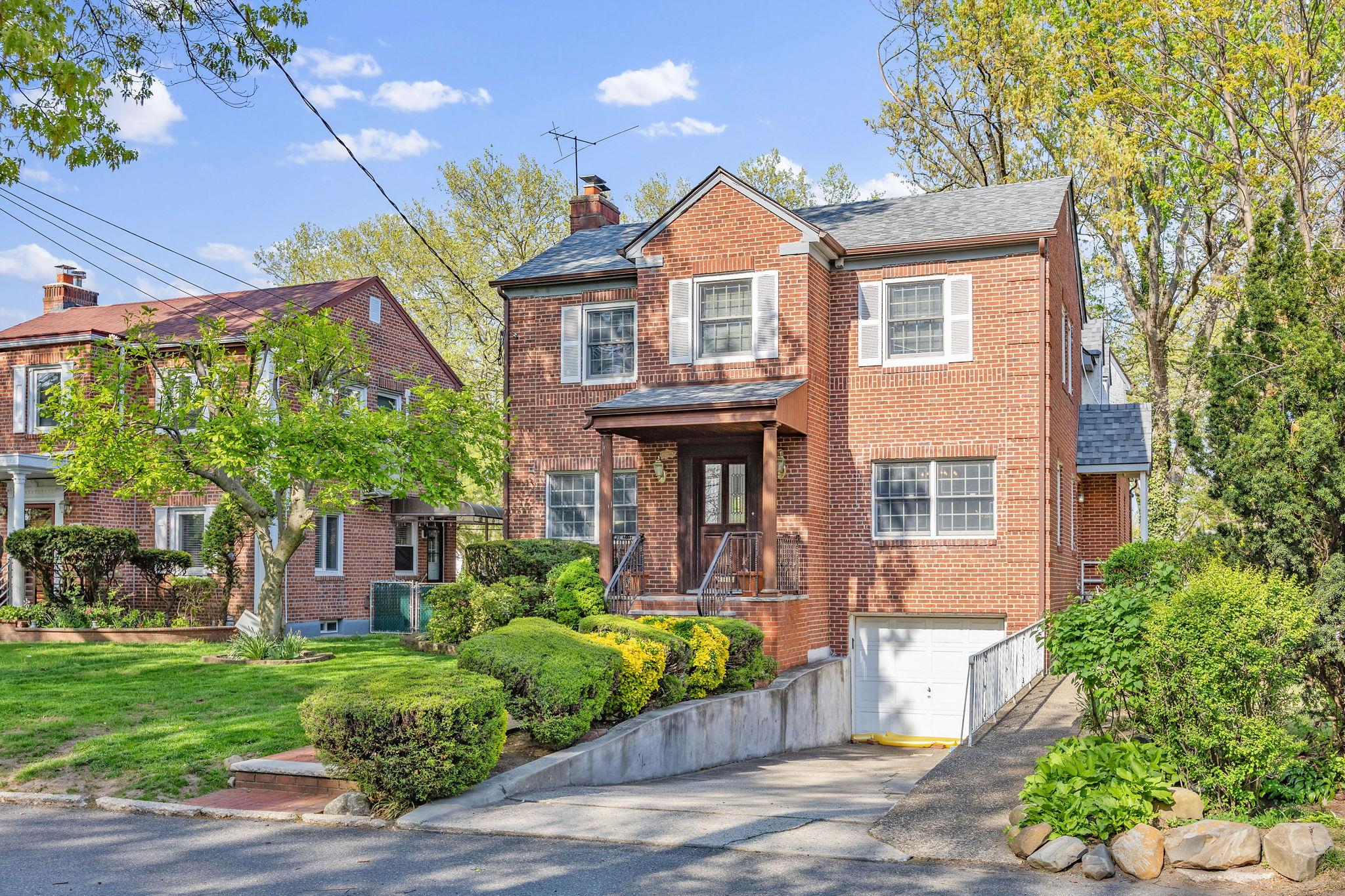 8649 Dunton Street, Holliswood, NY 11423