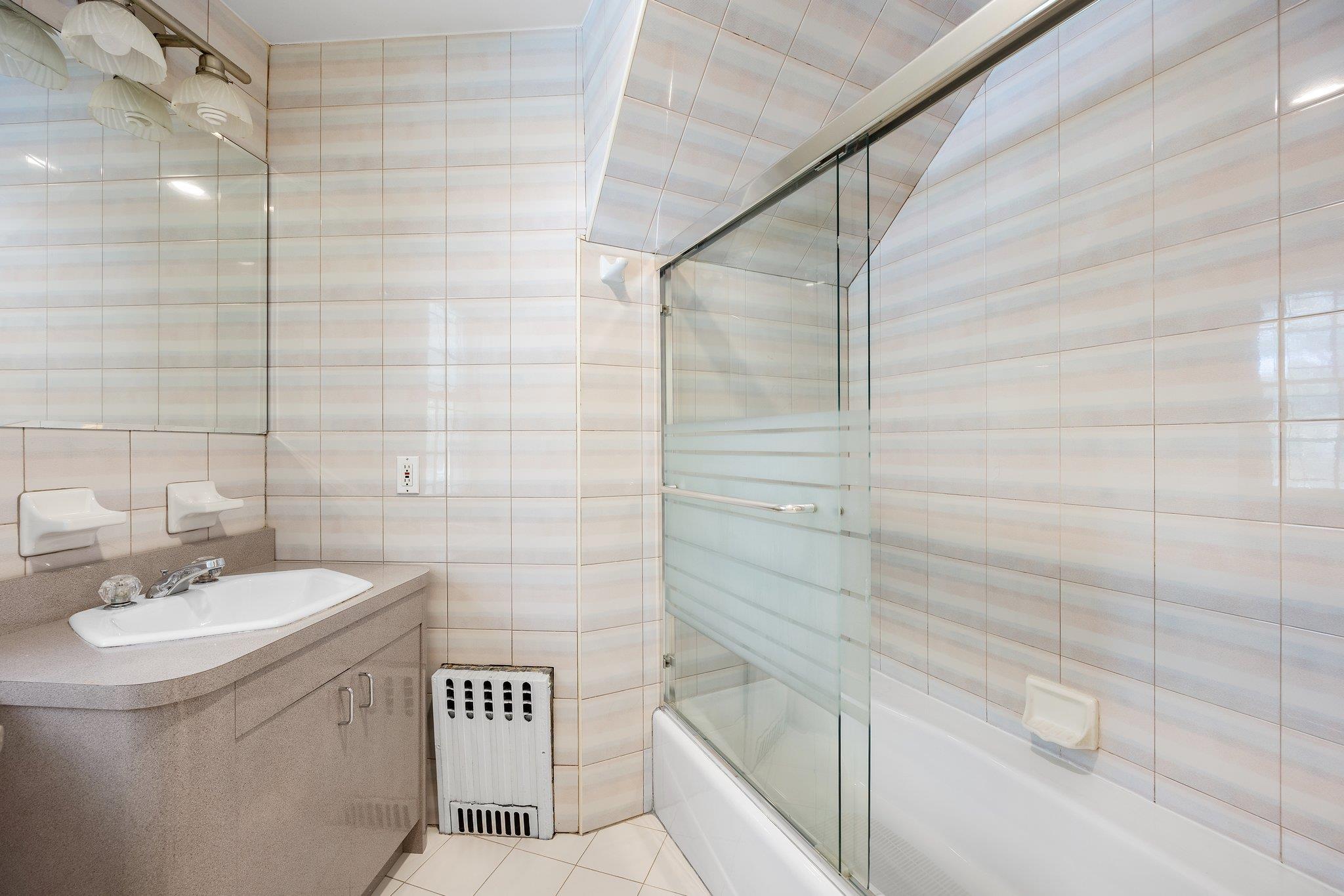 8649 Dunton Street, Holliswood, NY 11423