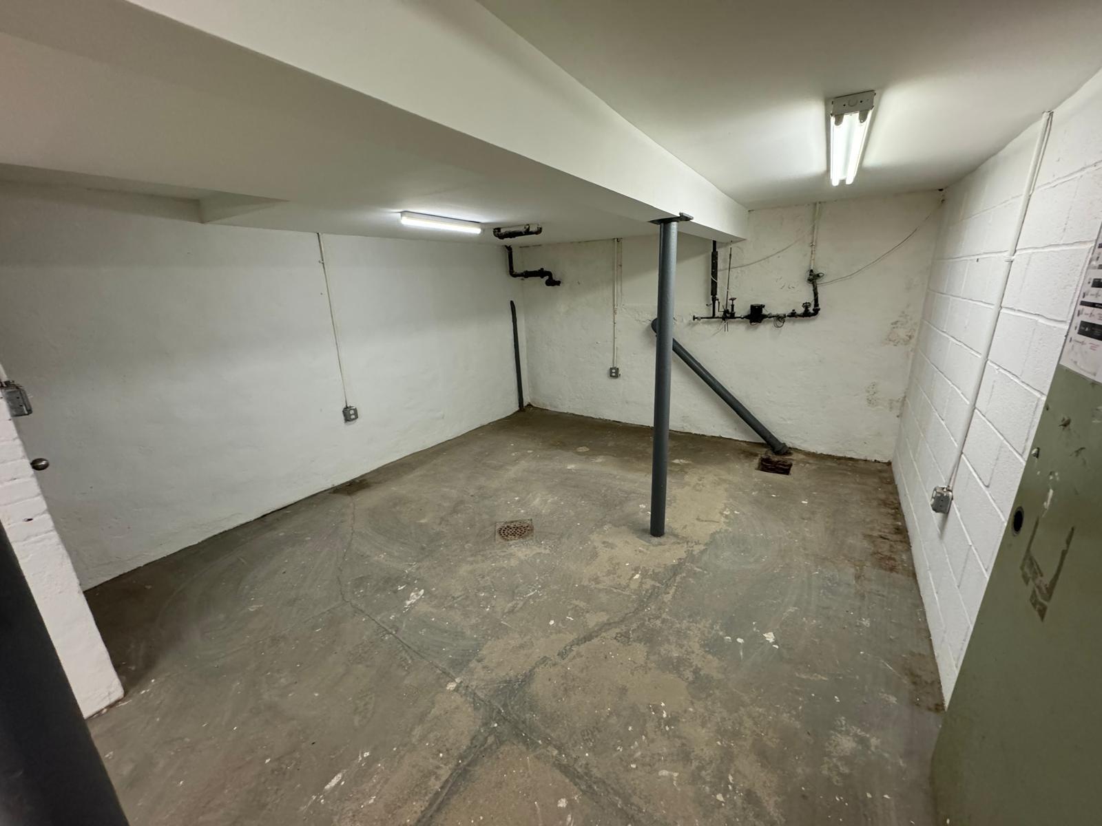 6904 15th Avenue, Brooklyn, NY 11228