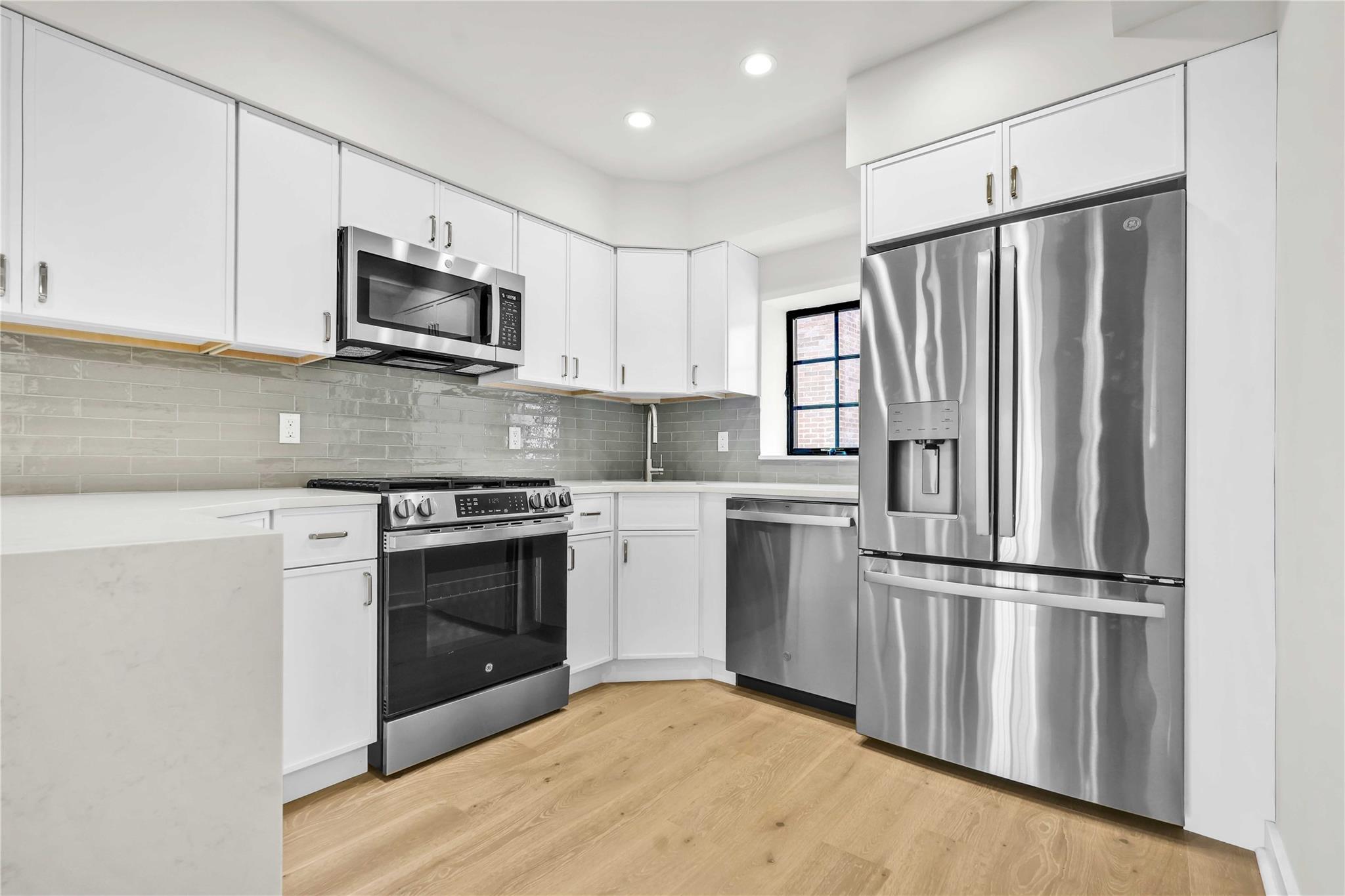 25-25 31st Avenue # 5, Astoria, NY 11106