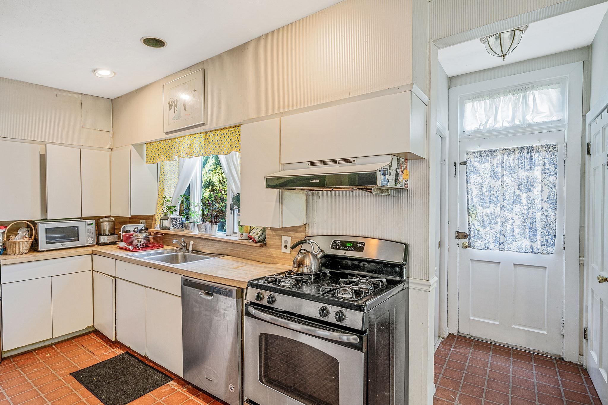 159 Brixton Road, Garden City, NY 11530