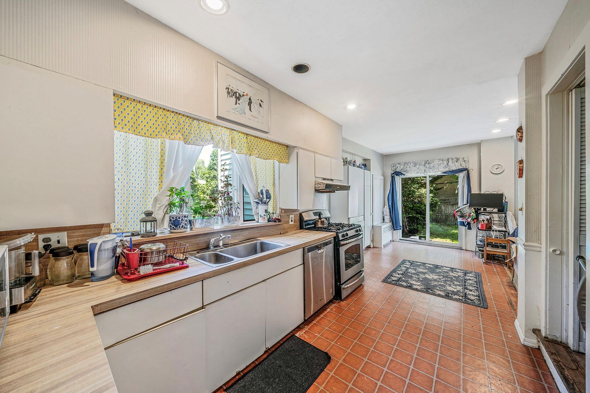 159 Brixton Road, Garden City, NY 11530