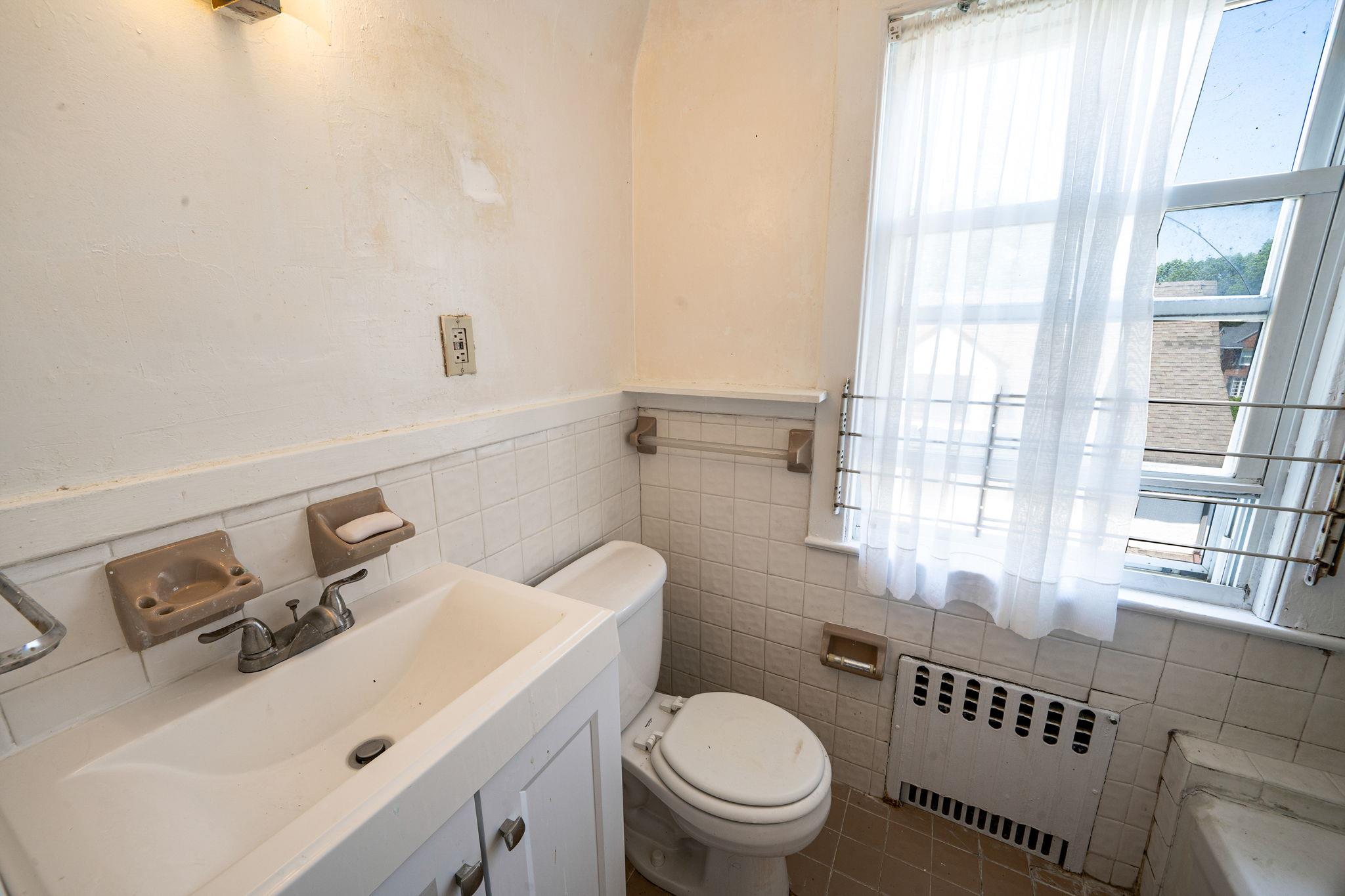 159 Brixton Road, Garden City, NY 11530