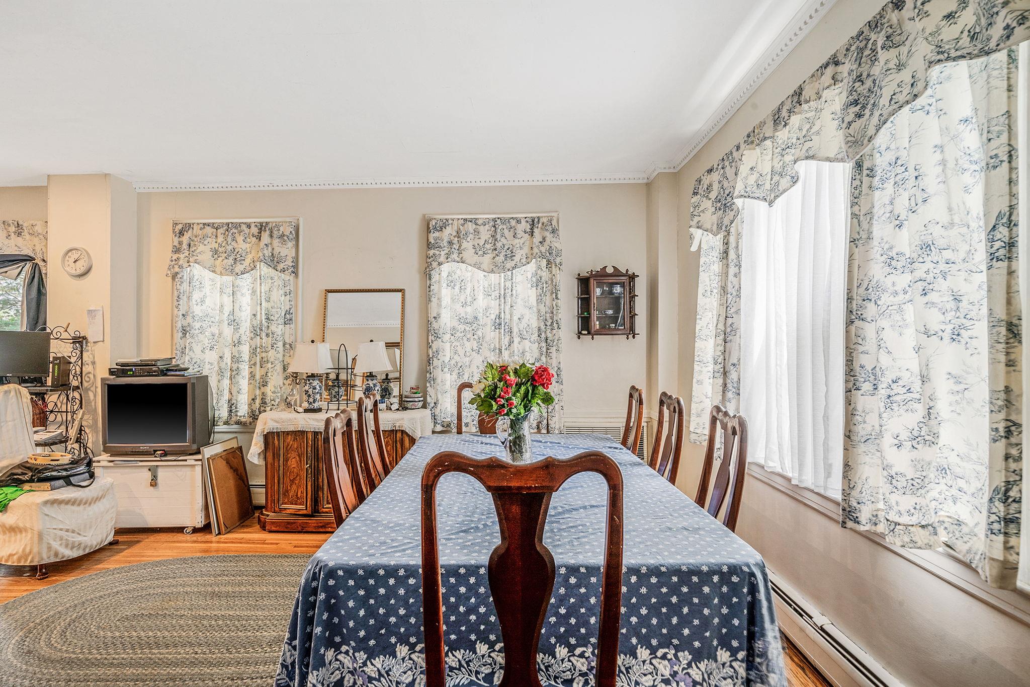 159 Brixton Road, Garden City, NY 11530