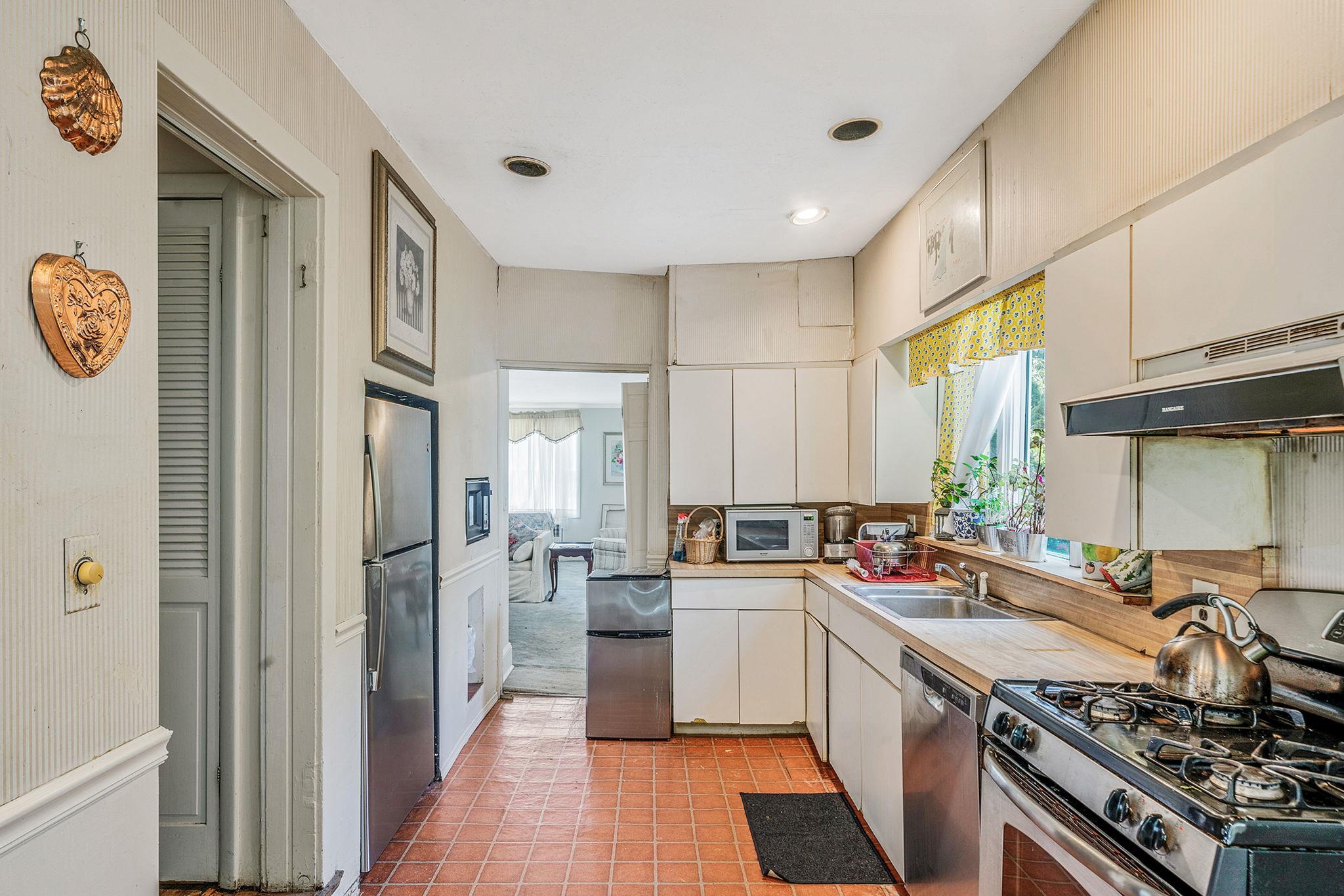 159 Brixton Road, Garden City, NY 11530