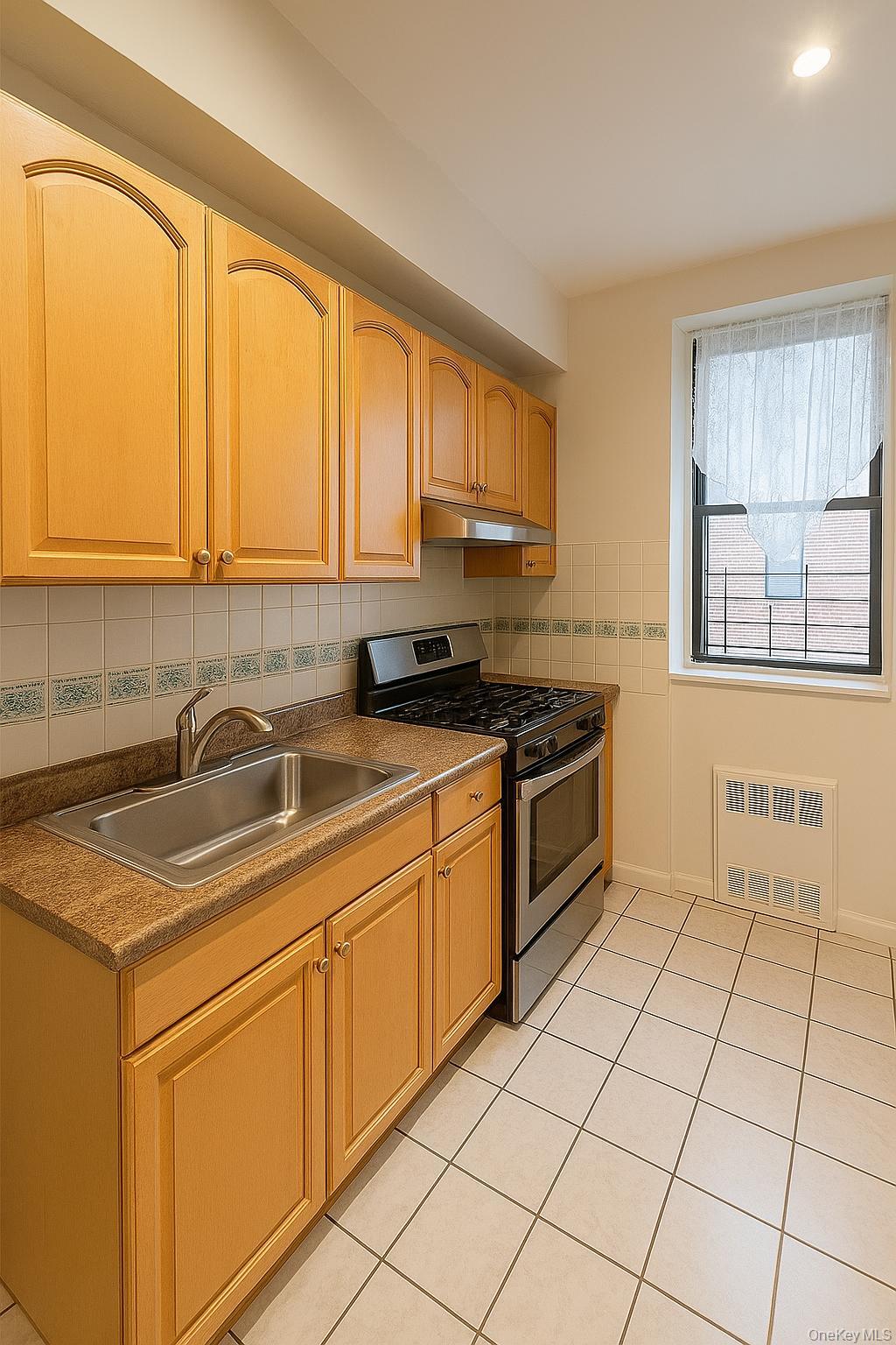 139-15 83 rd Ave # 101, Briarwood, NY 11435