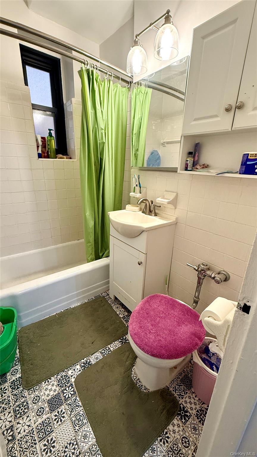 139-15 83 rd Ave # 101, Briarwood, NY 11435