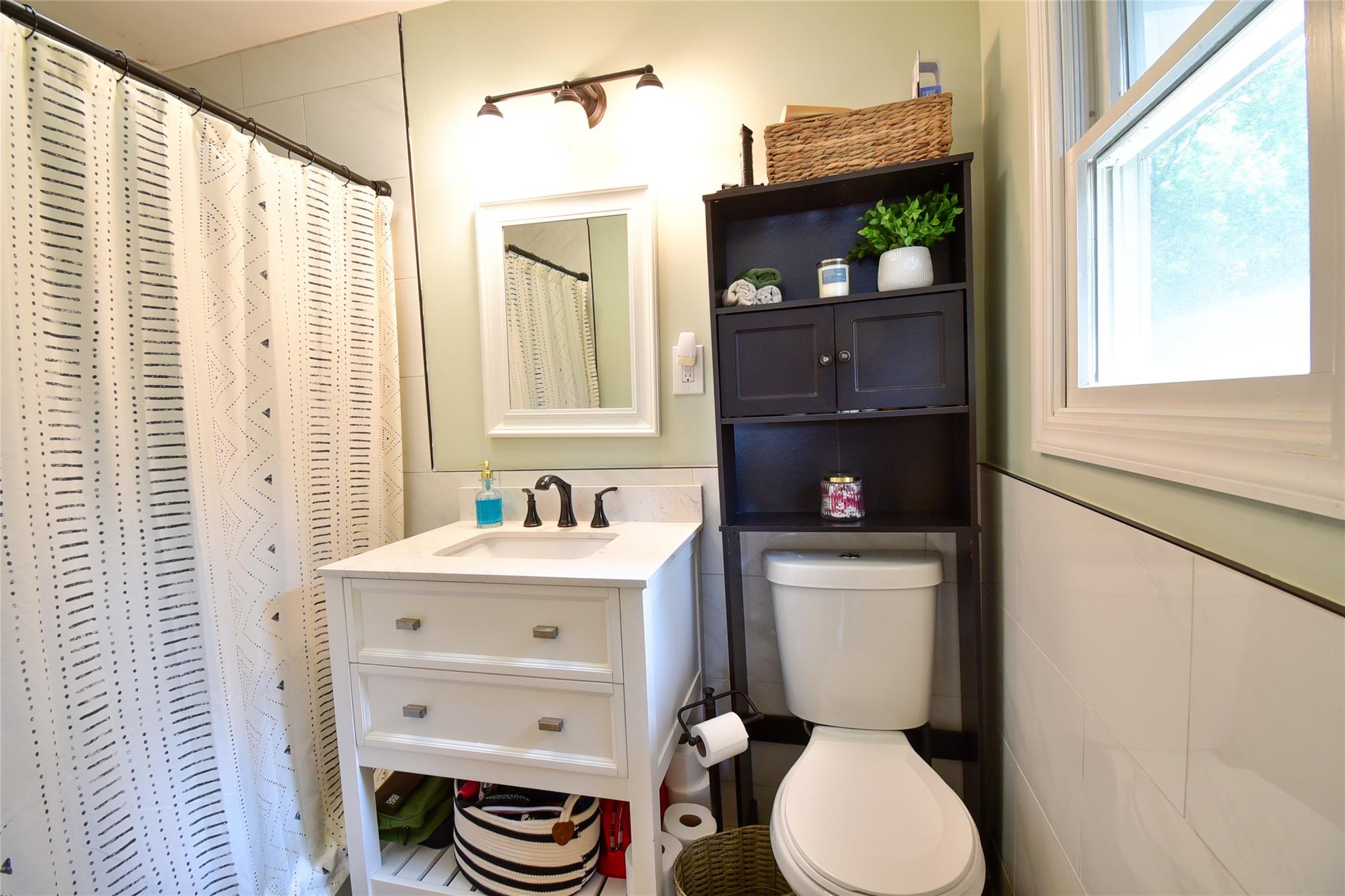 5 Dartmouth Road, Shoreham, NY 11786