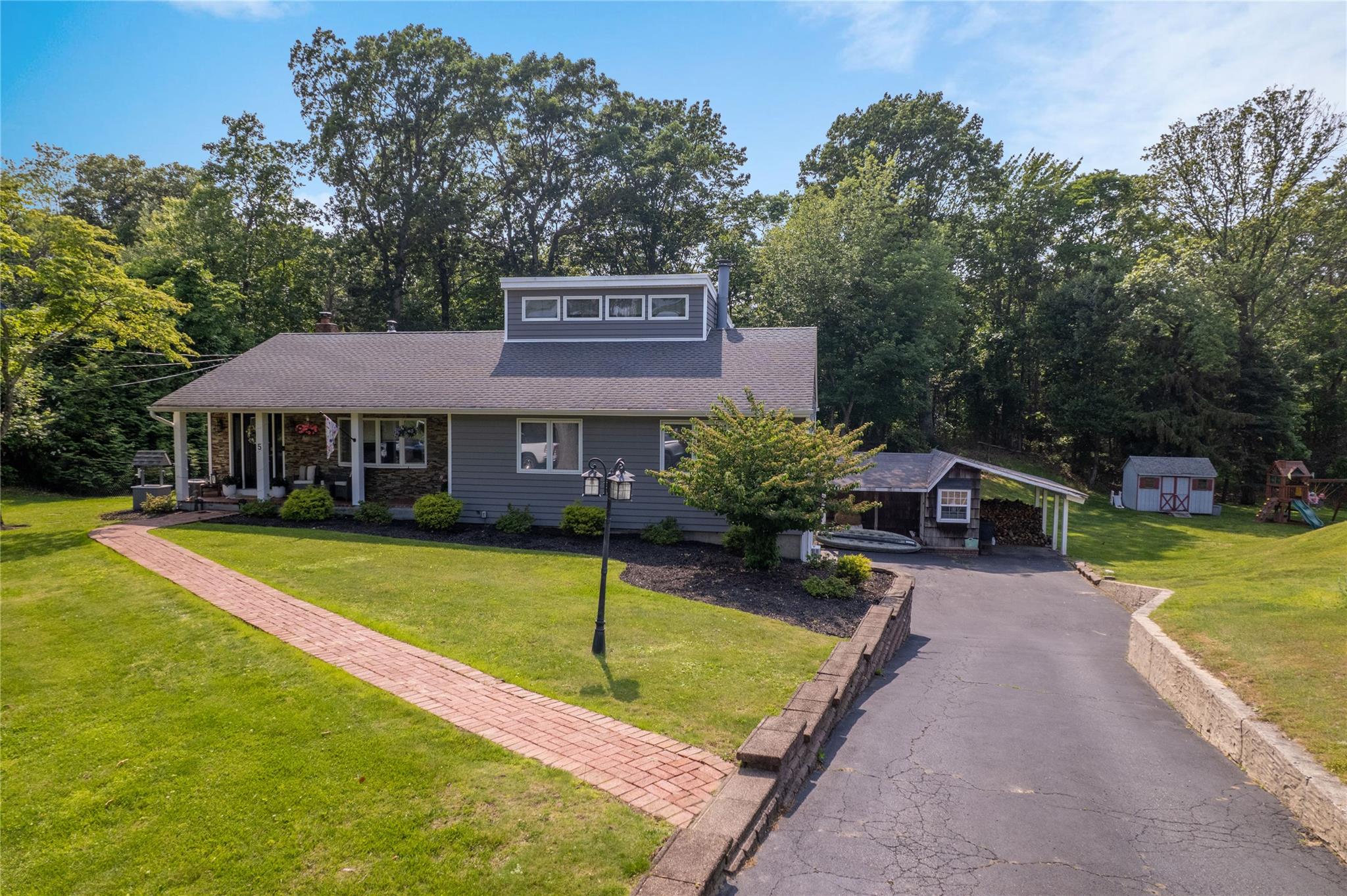 5 Dartmouth Road, Shoreham, NY 11786