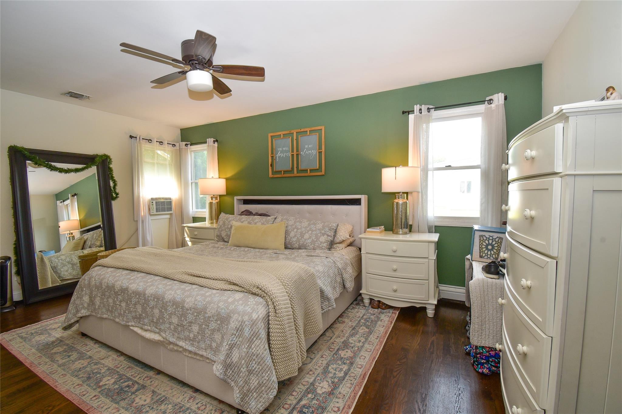 5 Dartmouth Road, Shoreham, NY 11786