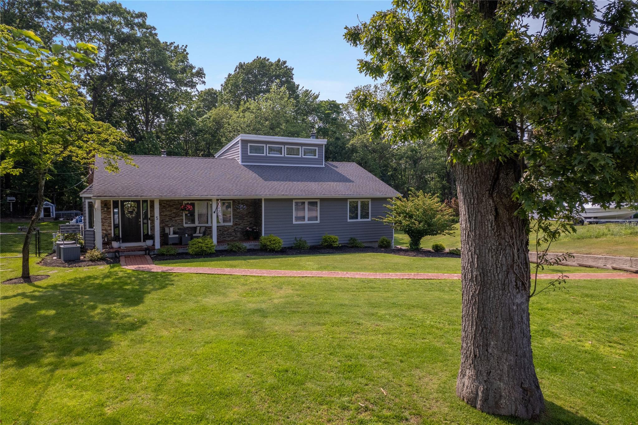 5 Dartmouth Road, Shoreham, NY 11786