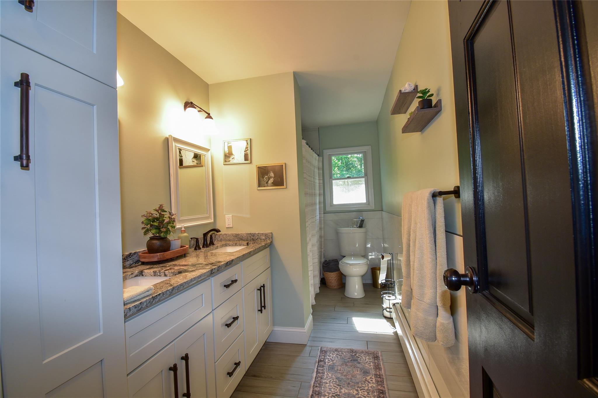 5 Dartmouth Road, Shoreham, NY 11786