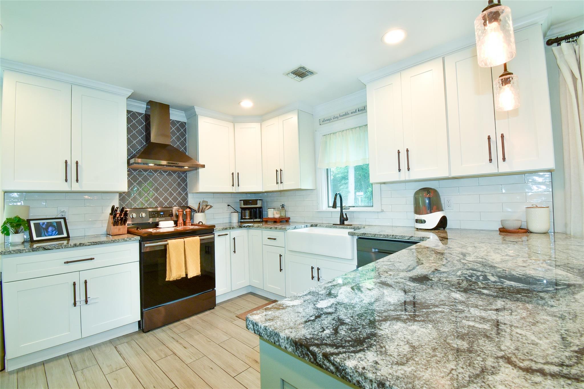 5 Dartmouth Road, Shoreham, NY 11786