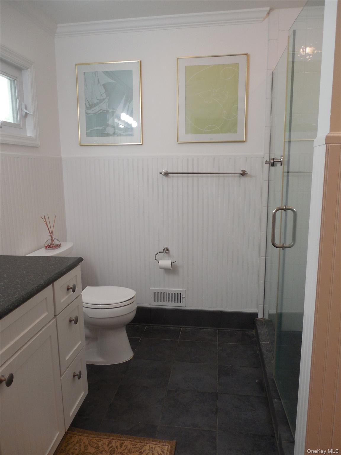 24 E Point Lane, Hampton Bays, NY 11946