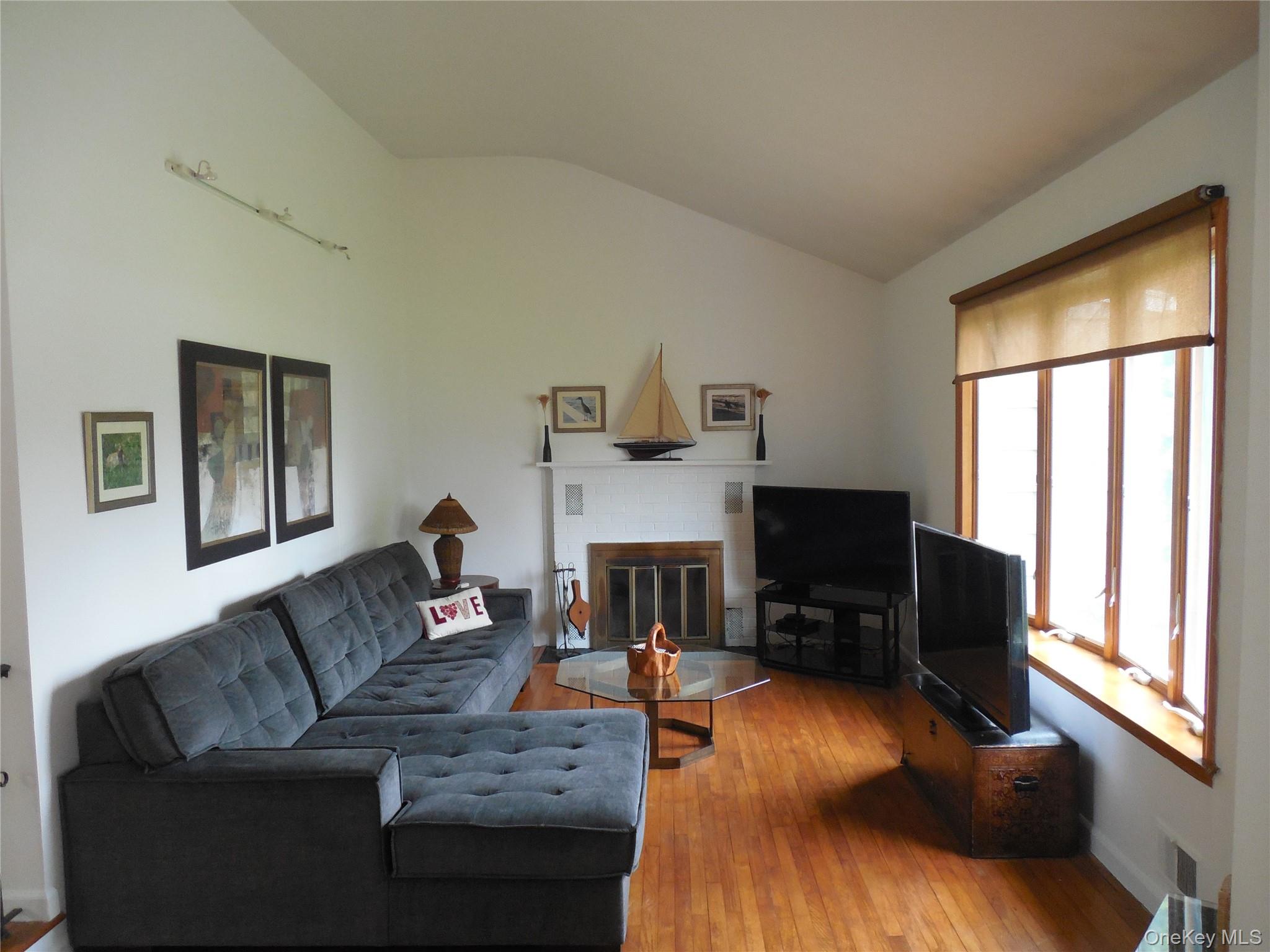 24 E Point Lane, Hampton Bays, NY 11946