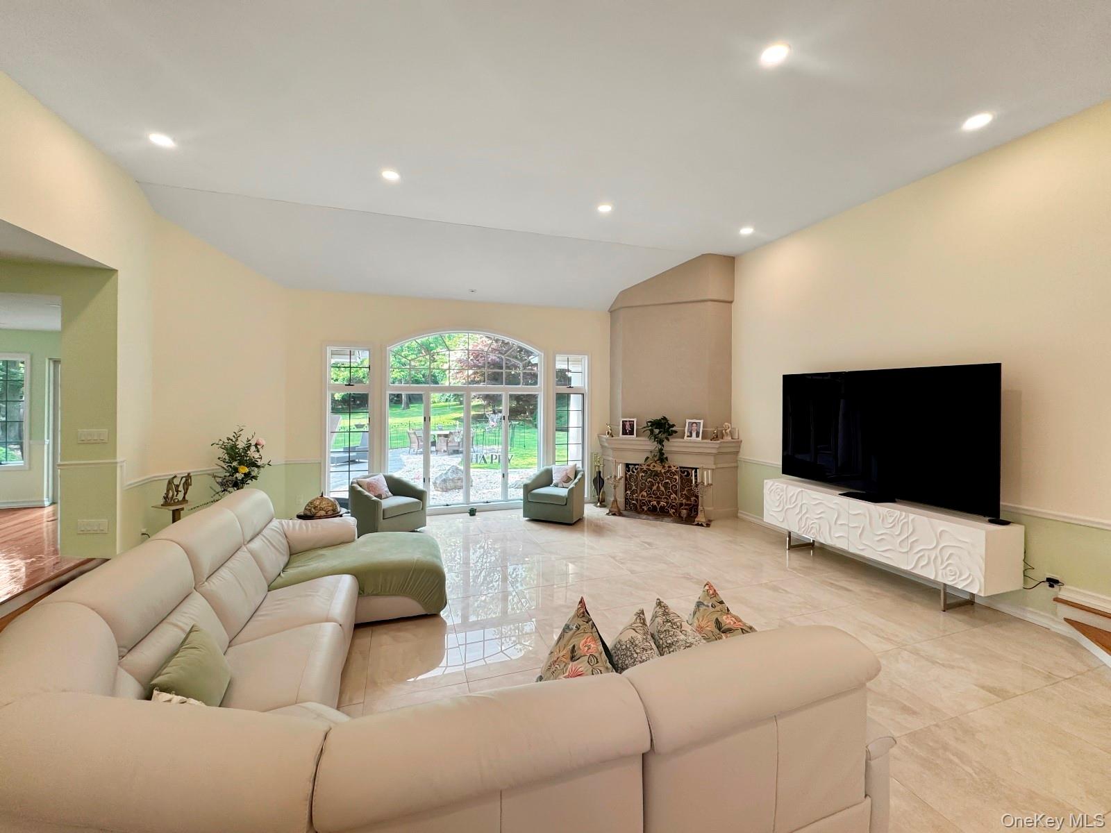 91 Harbor Road, Head Of The Harbor, NY 11780