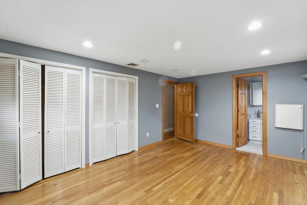 73 Fox Place, Hicksville, NY 11801