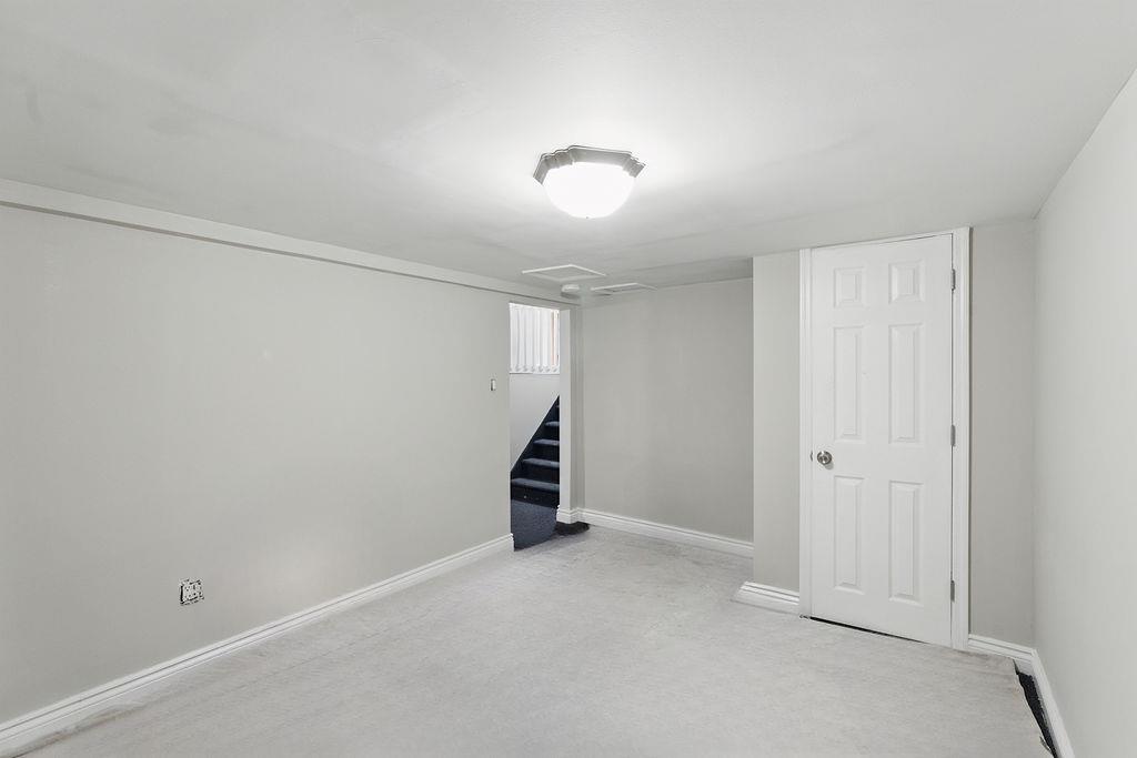 73 Fox Place, Hicksville, NY 11801