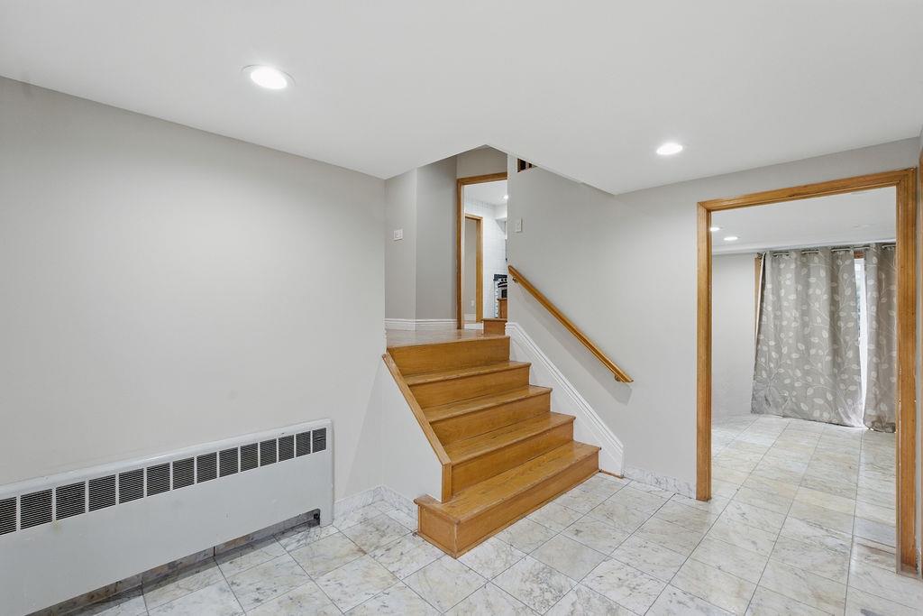 73 Fox Place, Hicksville, NY 11801