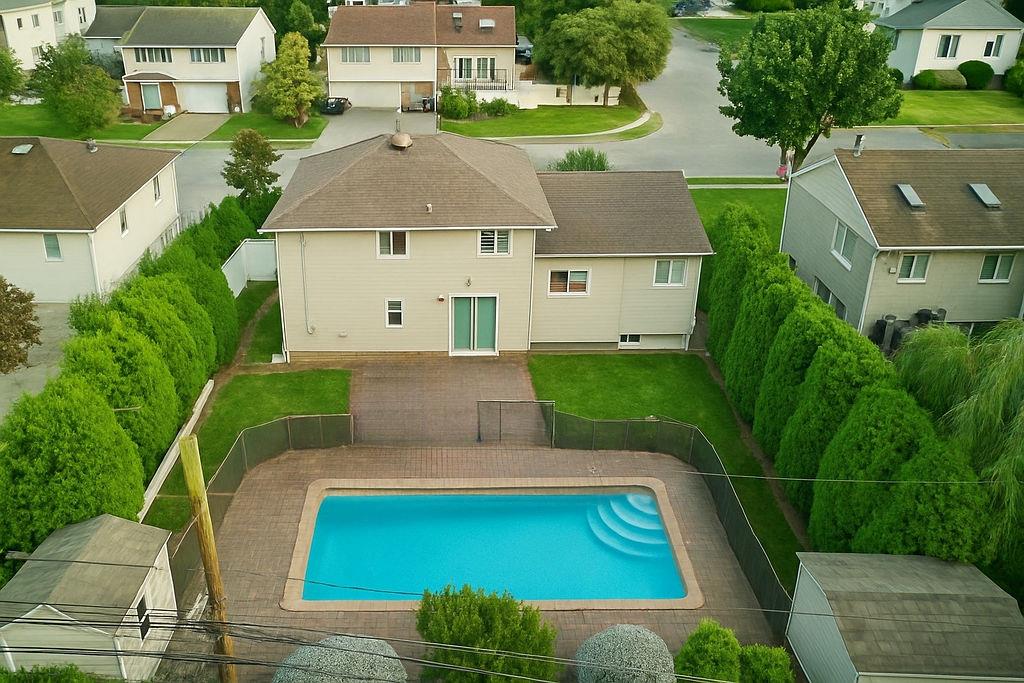 73 Fox Place, Hicksville, NY 11801
