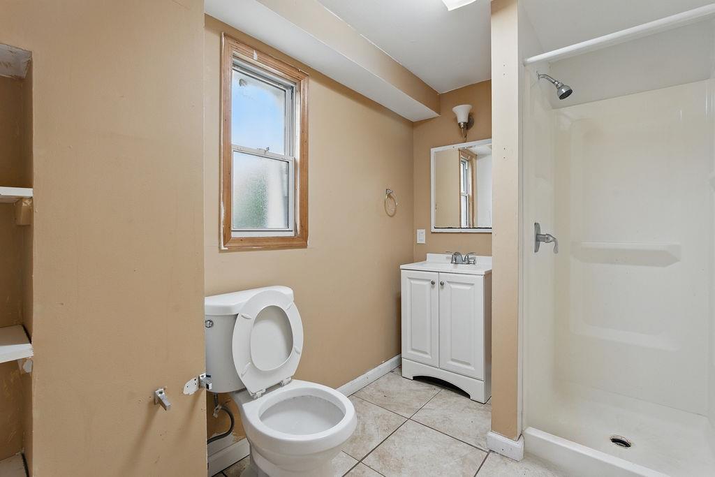 73 Fox Place, Hicksville, NY 11801