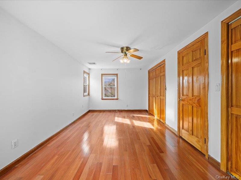 31 Broadmoor Lane, Westbury, NY 11590