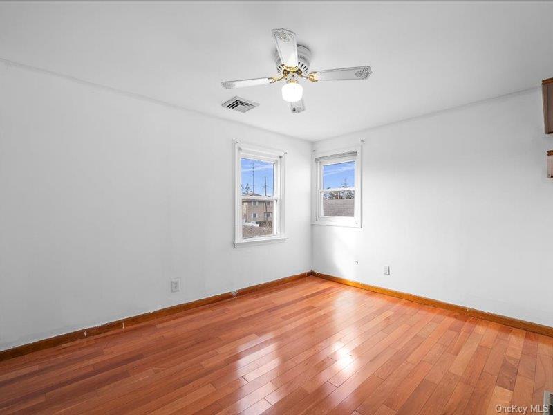 31 Broadmoor Lane, Westbury, NY 11590