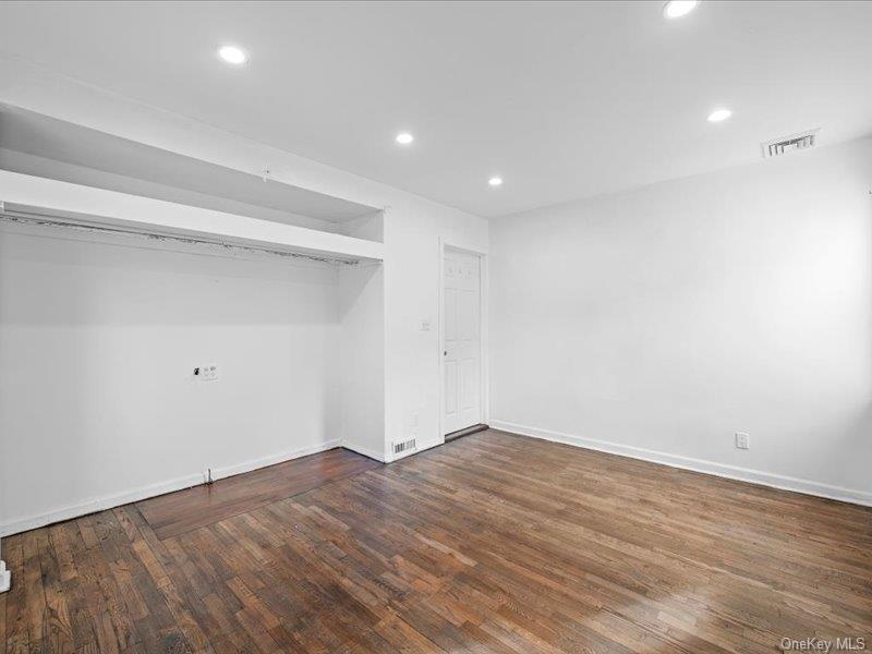 31 Broadmoor Lane, Westbury, NY 11590