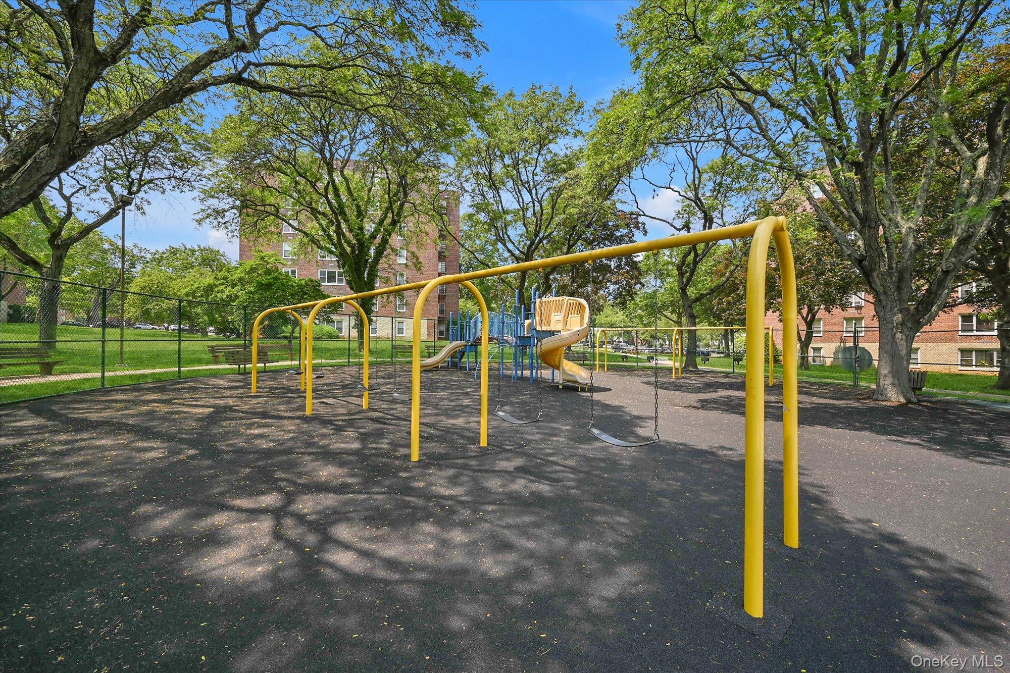 211-40 18th Avenue # 4A, Bayside, NY 11360